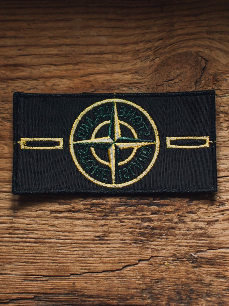 Фото патча stone island