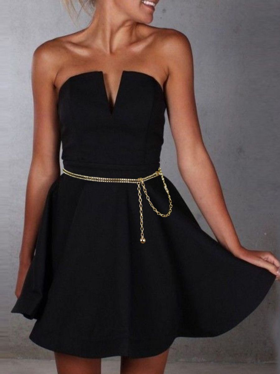 черное маленькое платье на грудь фото 24